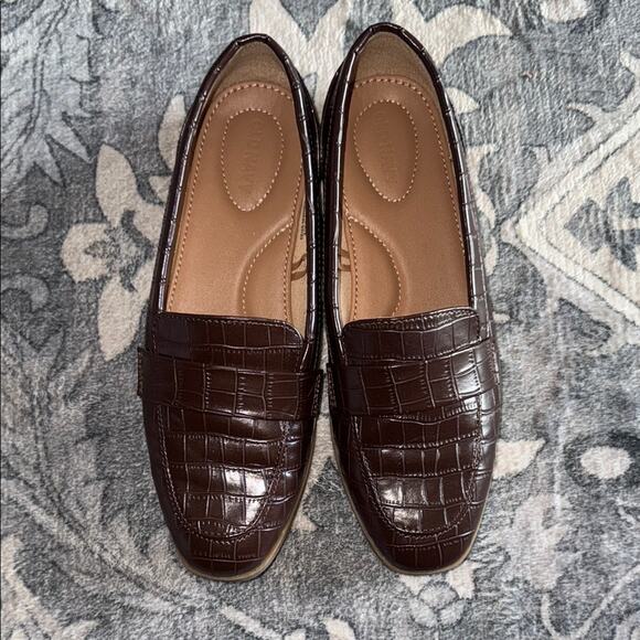 Old Navy 7 Glossy Brown Crocodile-Embossed City Loafers - Picture 3 of 9